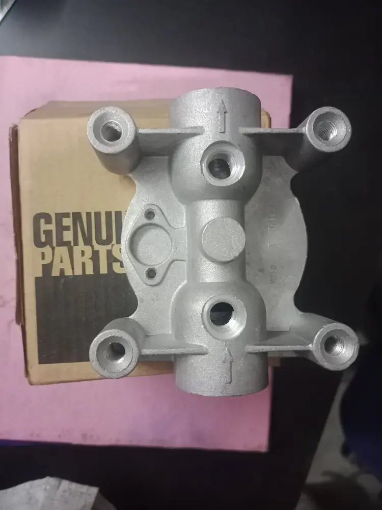 Cummins 6CT coolant filter head 4072714, part number 4072714