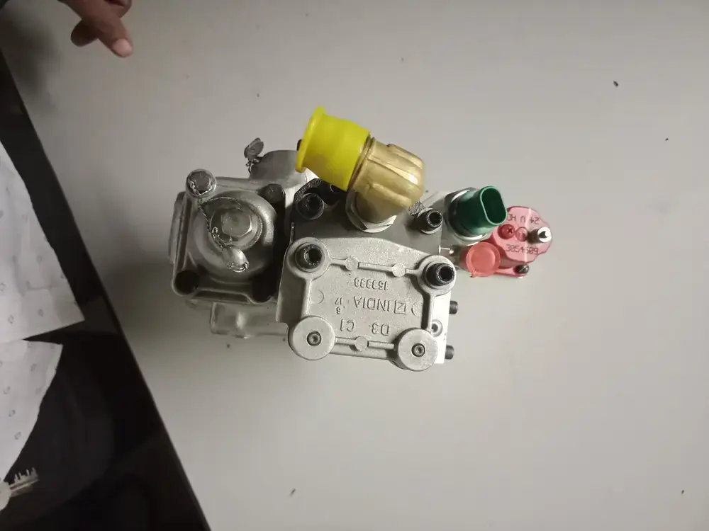 Cummins diesel fuel pump, 12 V