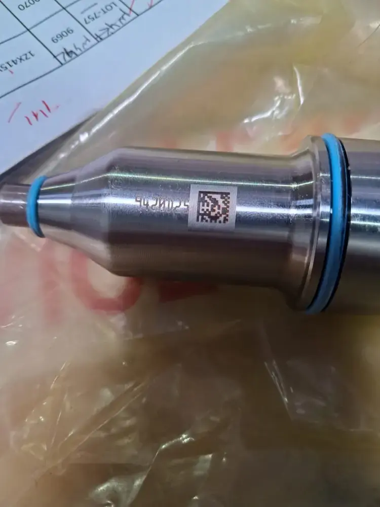 Caterpillar C32 injector
