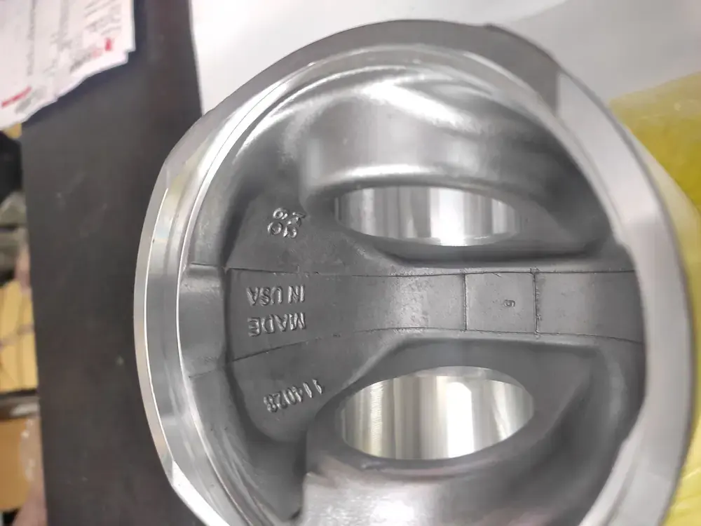 Cummins 6CT / 6CT8.3 piston 3919565, part number 3919565