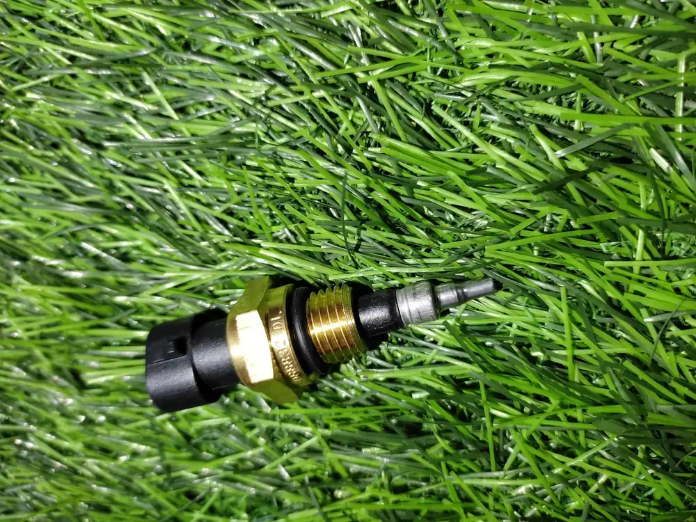 Cummins temperature sensor 4088832, part number 4088832