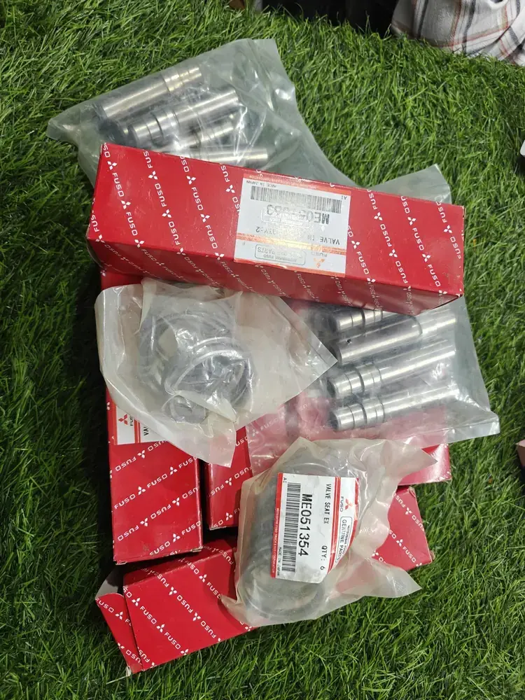 Mitsubishi 6D22 engine spares, part number ME051063