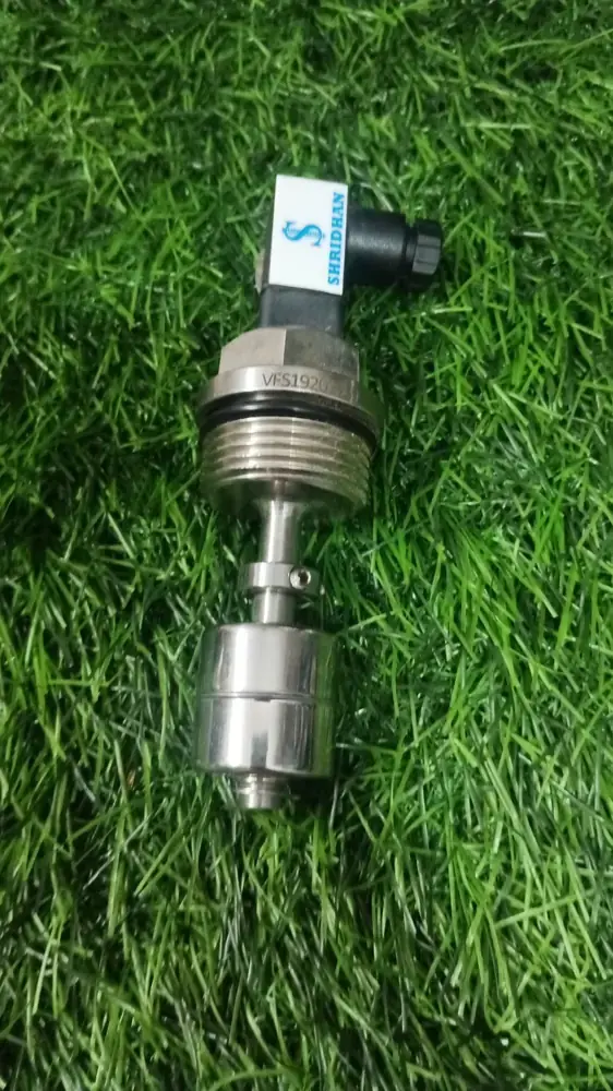 Radiator water level switch